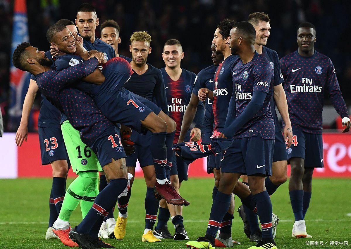 人足球队的 人足球队的