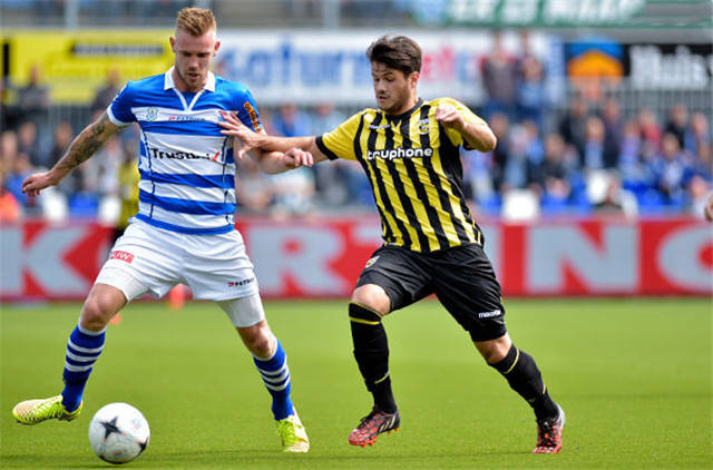 在主场对阵 在主场对阵