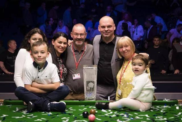 靠无球跑位 靠无球跑位